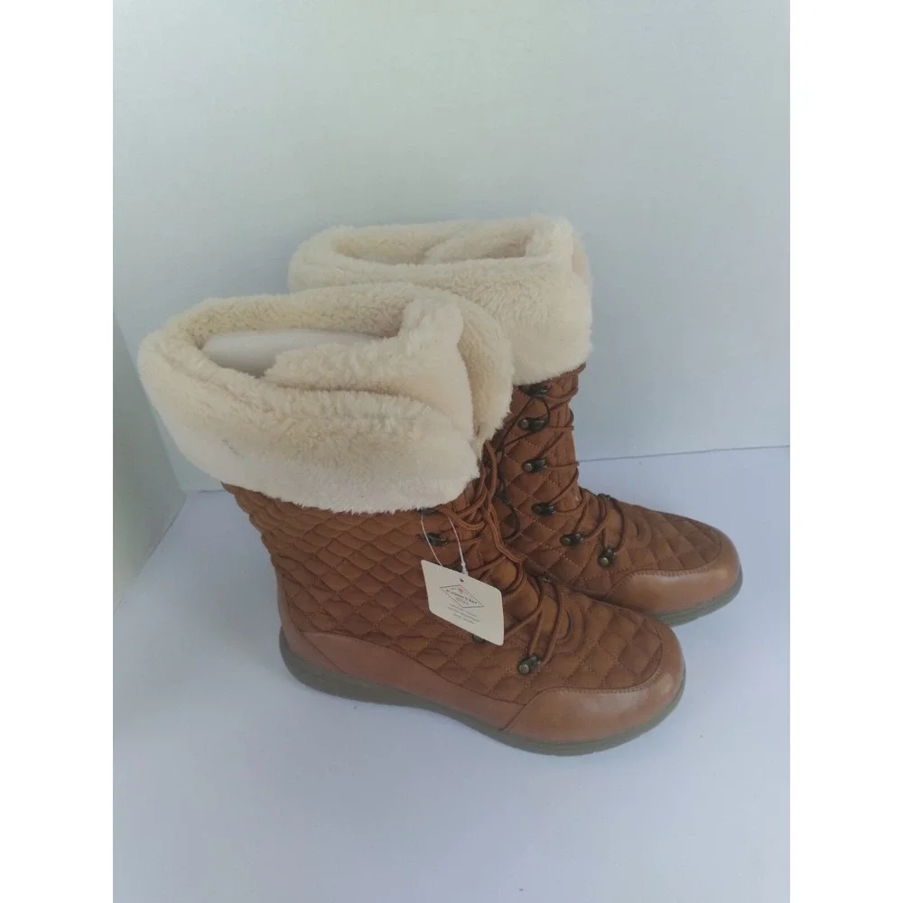 ST JOHNS BAY Womens Quilted Insulated Winter Boots Tan‎ Faux Fur Lace Up Size 9